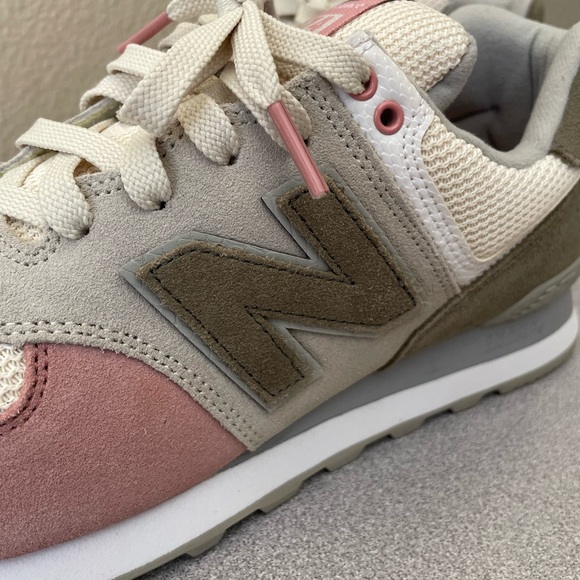 Brand New Mens New balance 574 size 9.5 Model ML574TIR - Picture 6 of 10